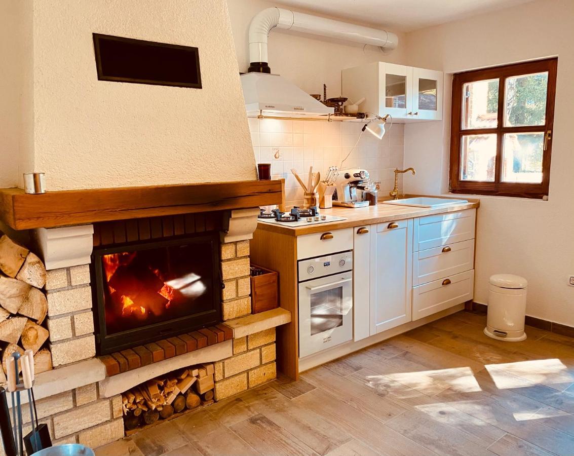 Pine Lodge Hlevci 外观 照片