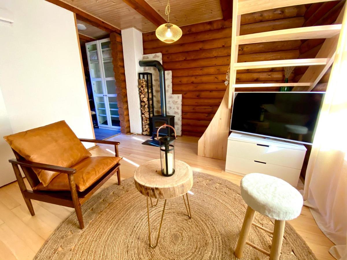 Pine Lodge Hlevci 外观 照片